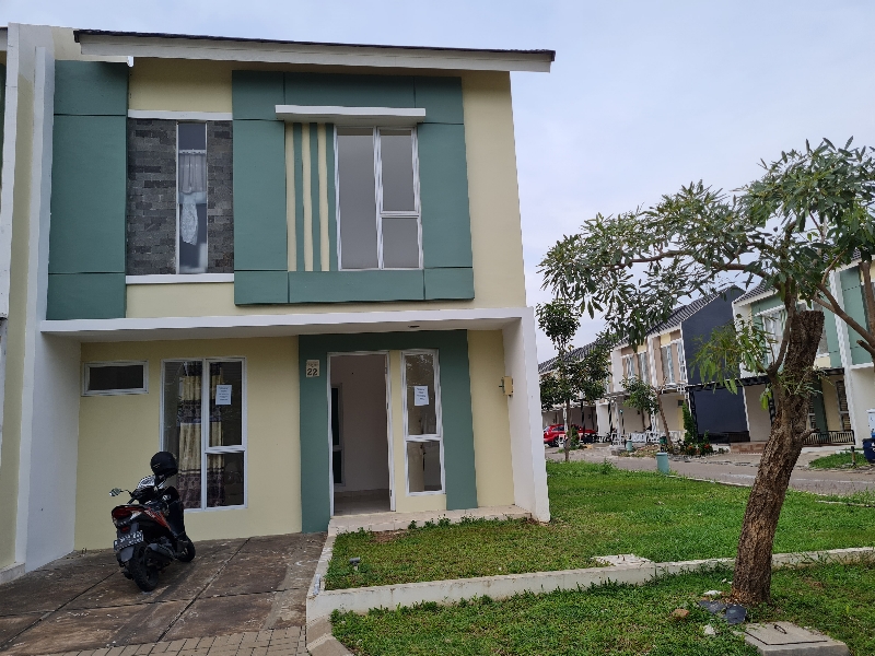 Modern 2-Bedroom Townhouse with Garden Near Amenities
