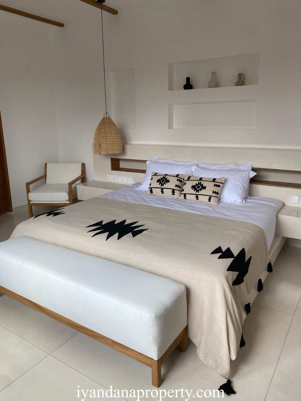 Luxurious 4-Bedroom Villa with Pool in Pecatu