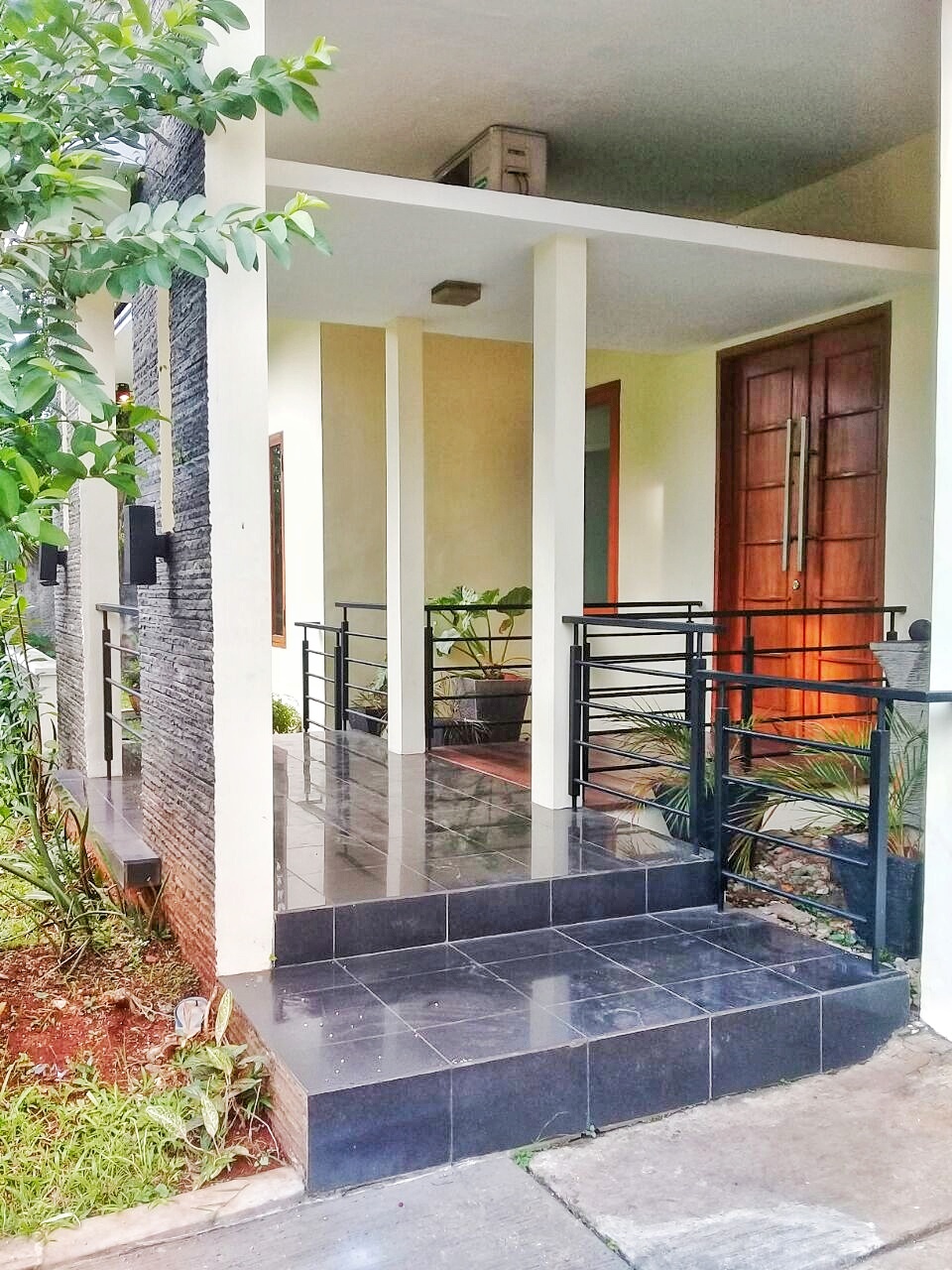 Spacious 5-Bedroom Kemang House with Garden
