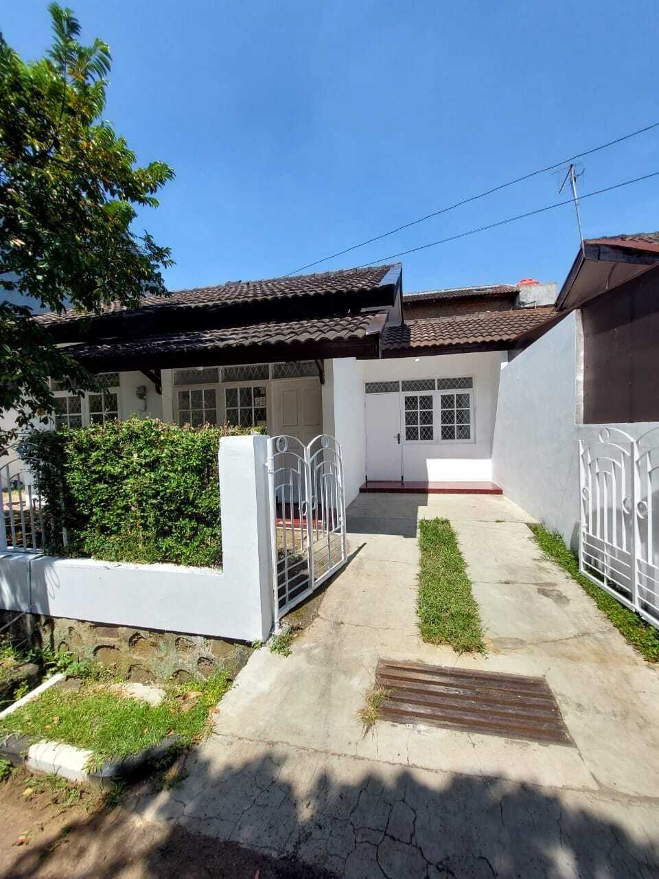 Spacious House with Garden in Arcamanik