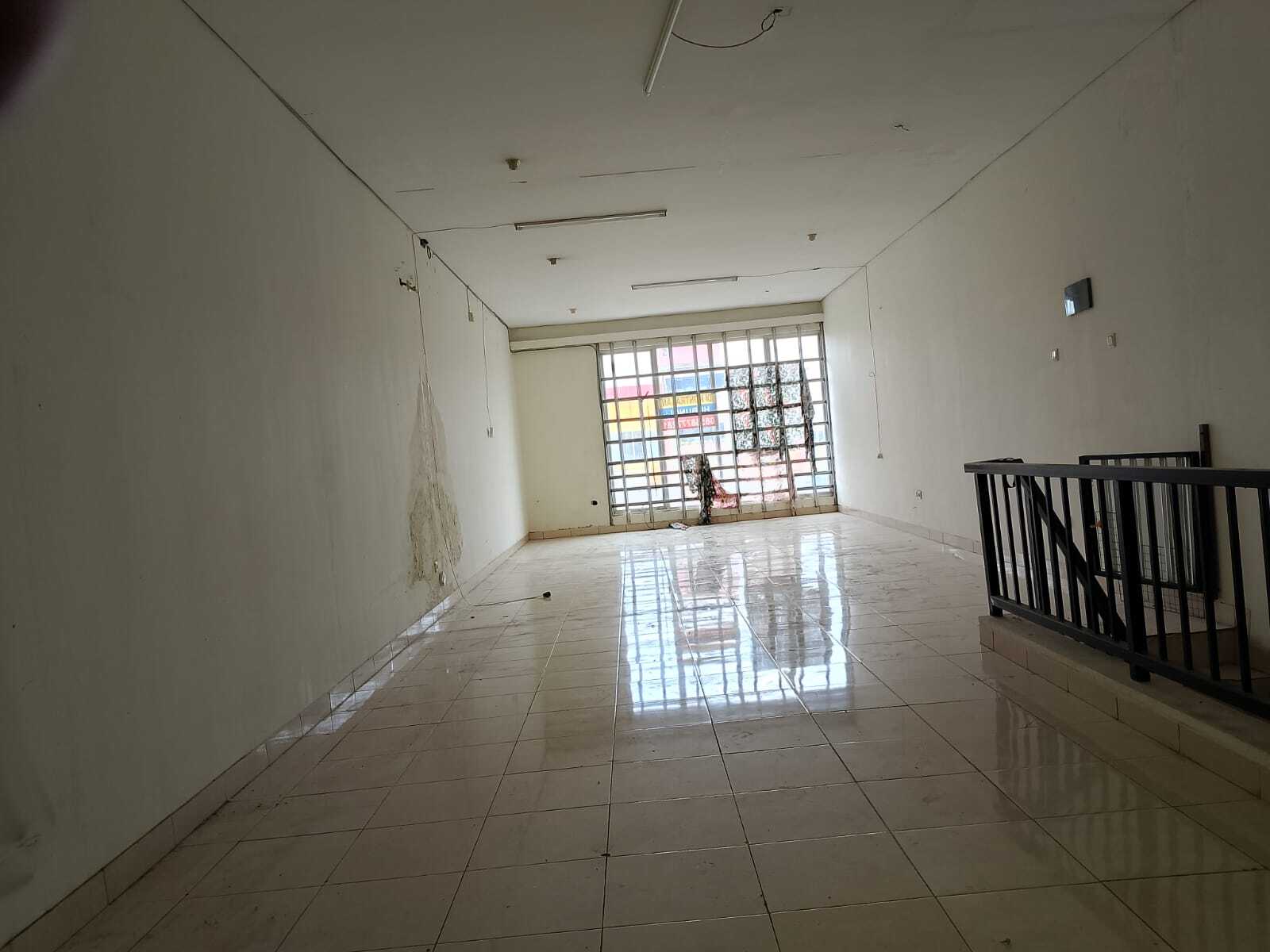 Modern Townhouse Near Hospitals and Schools