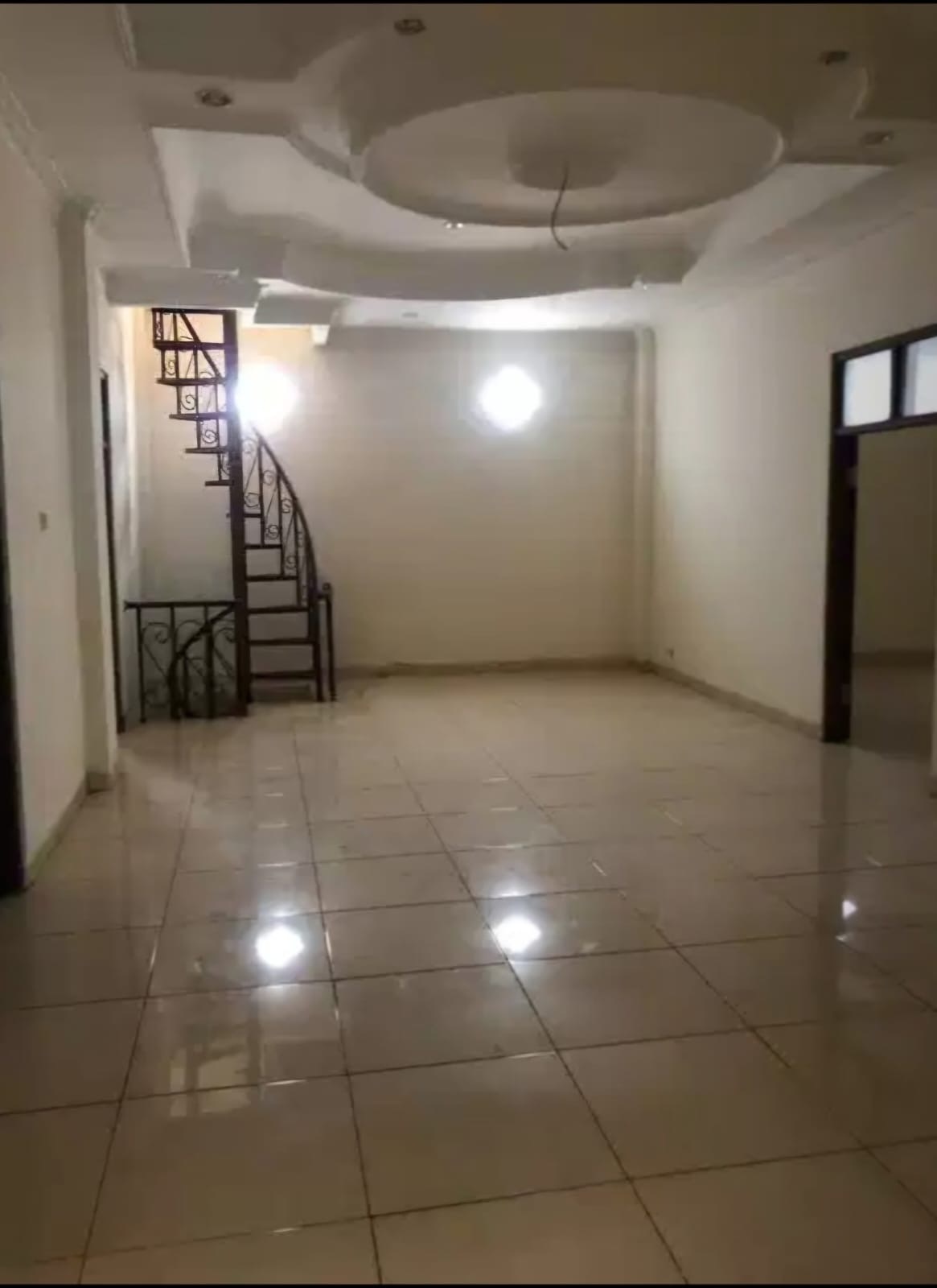 Бантулдағы, Джокьякартадағы үлкен коммерциялық кеңістік
