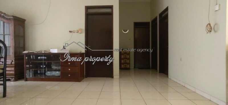 Furnished Family House with Garden in Puri Anjasmoro