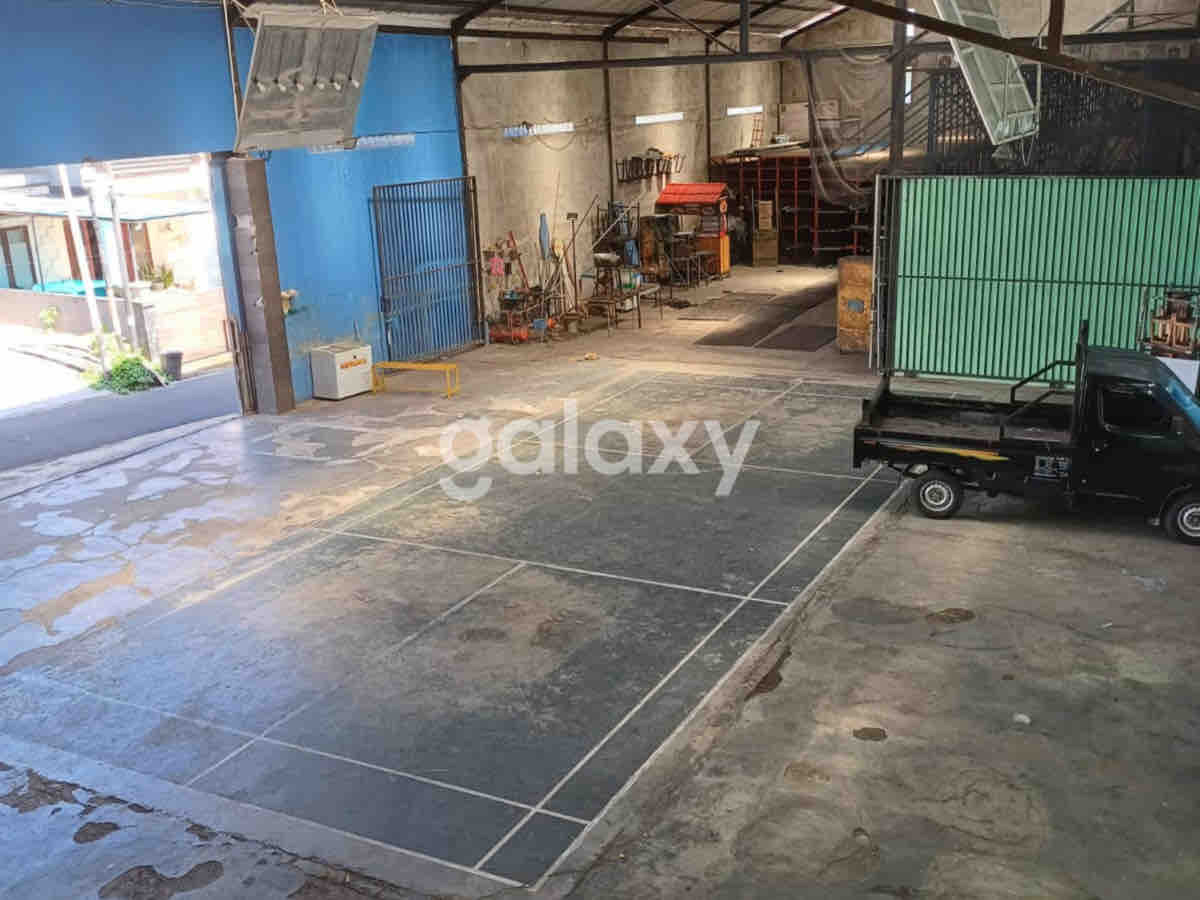 Large Commercial Space with Warehouse in Jimbaran