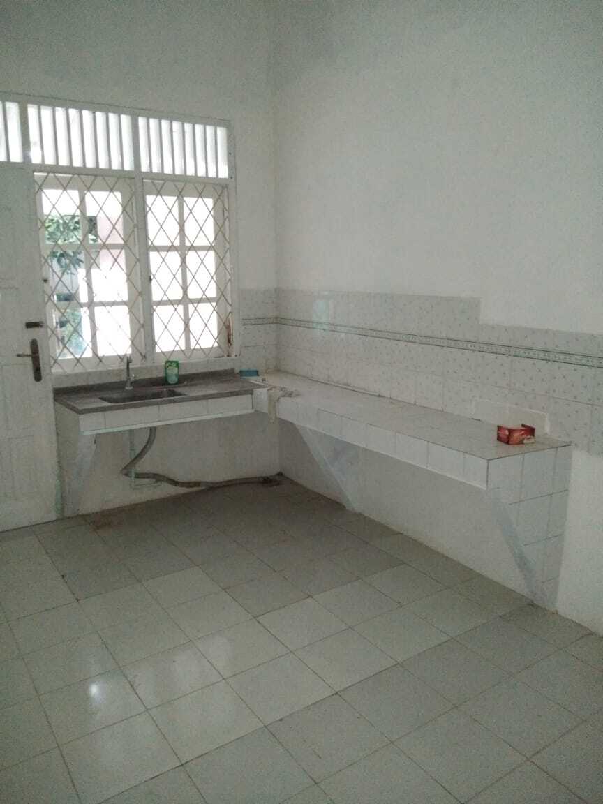 Просторный 3-комнатный дом в Pamulang Permai