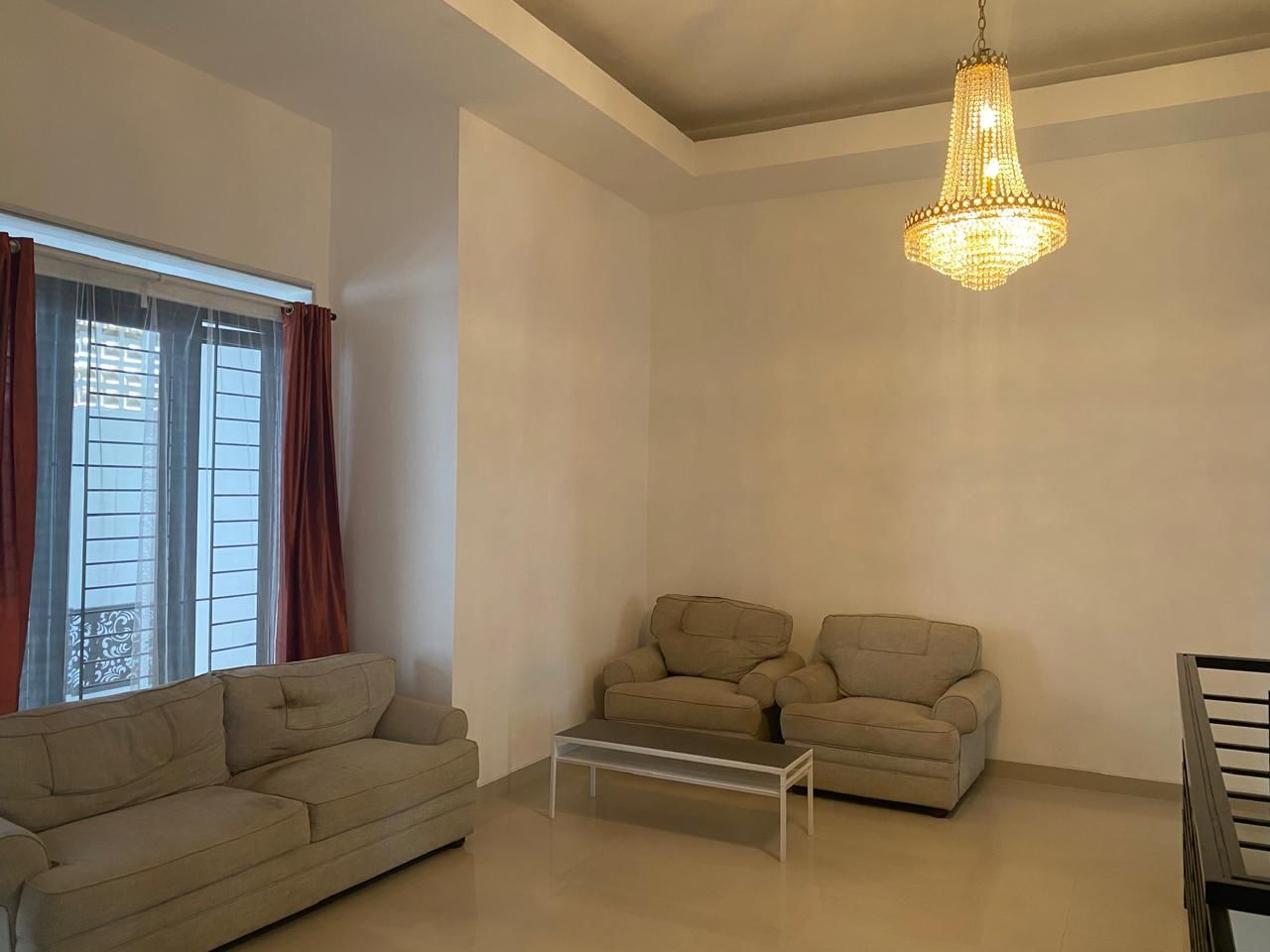 Bintaro Jaya 3-секторындағы толық жабдықталған үй, көптеген ыңғайлылықтарға жақын
