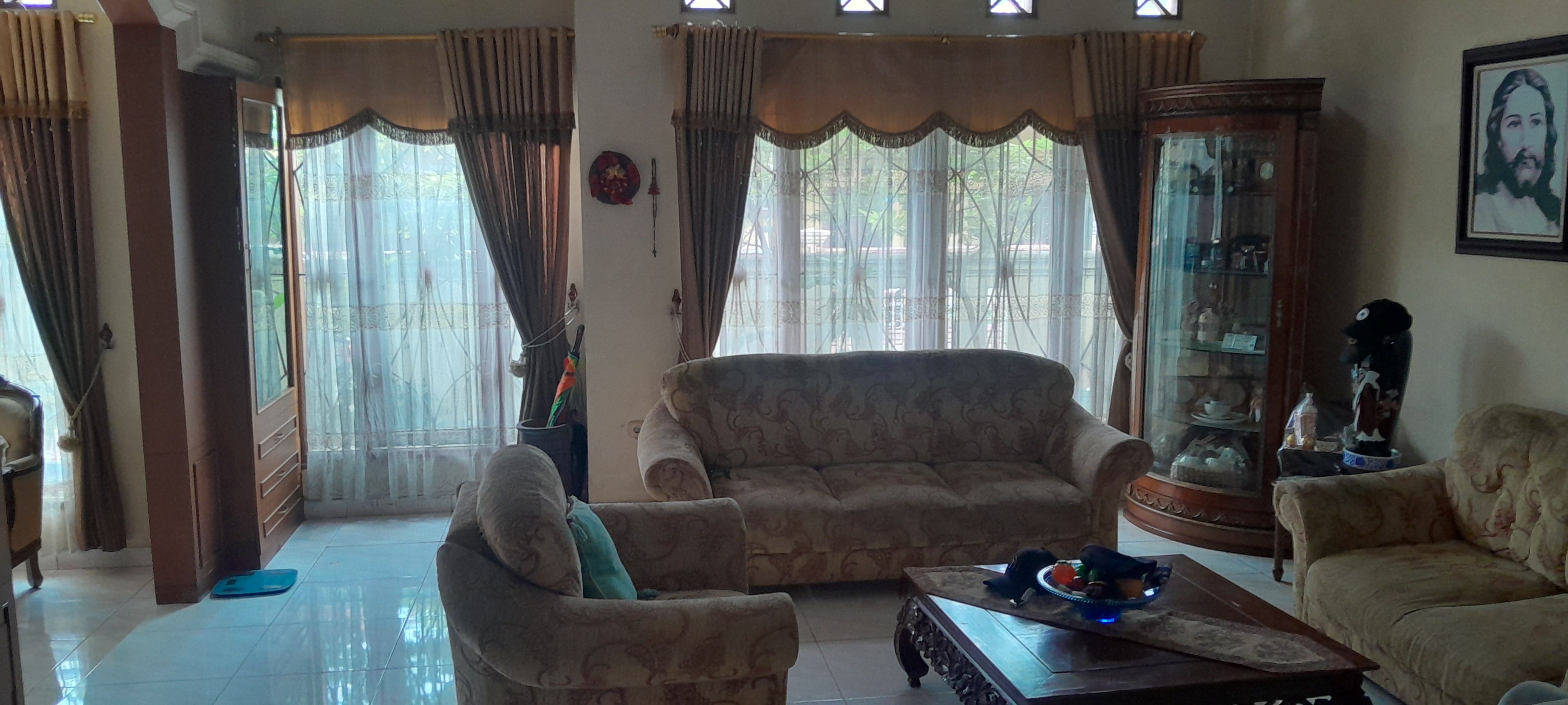 Spacious Family Home in Taman Buaran Indah, East Jakarta