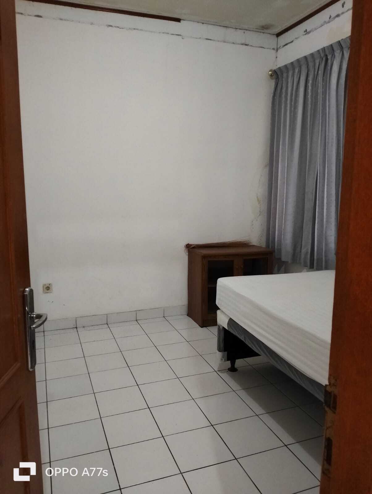Spacious Family House Near Main Road Antapani