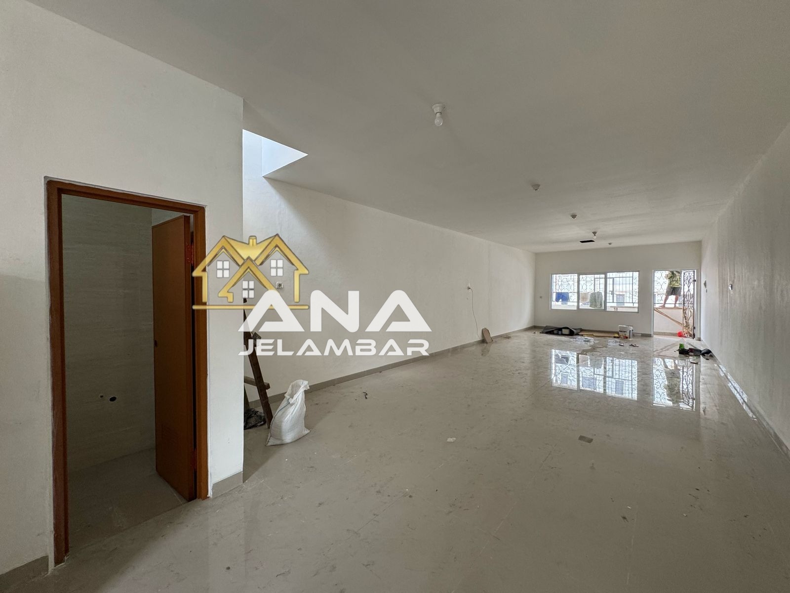 Newly Renovated 3-Story Jelambar House