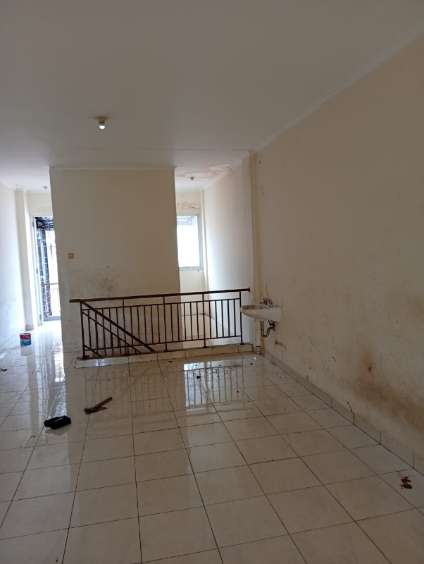 Commercial Shop House with Two Bathrooms for Rent