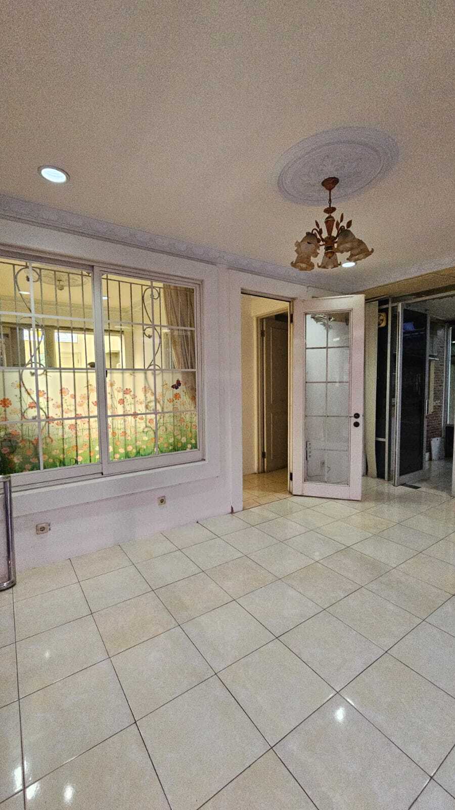 Luxury Beverly Golf Complex House with Golf View