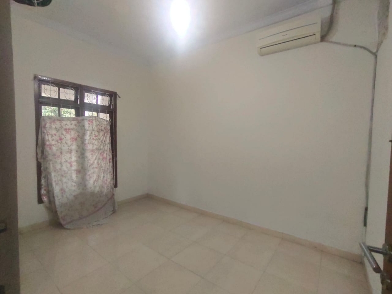 Spacious 3-Bedroom House in Harapan Indah Bekasi