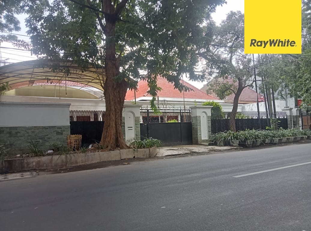 Large Classic House with Garden in Central Surabaya