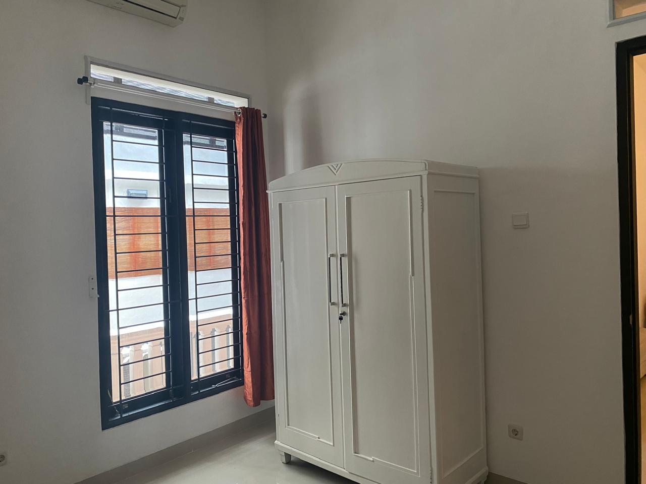 Bintaro Jaya 3-секторындағы толық жабдықталған үй, көптеген ыңғайлылықтарға жақын