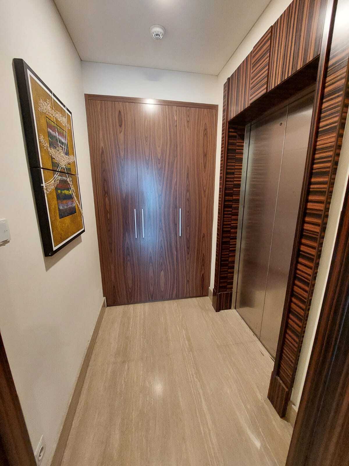 Luxury 1-Bed South Hills Apartment with Private Lift