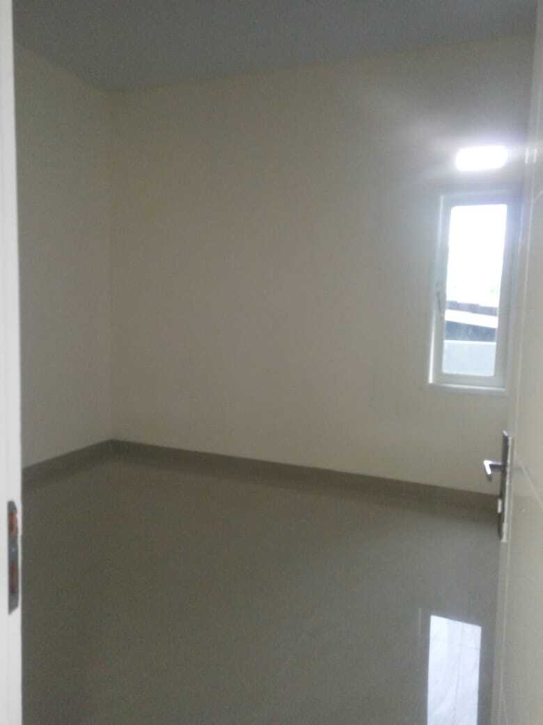 4+1 Bedroom House with Parking and Ground Water