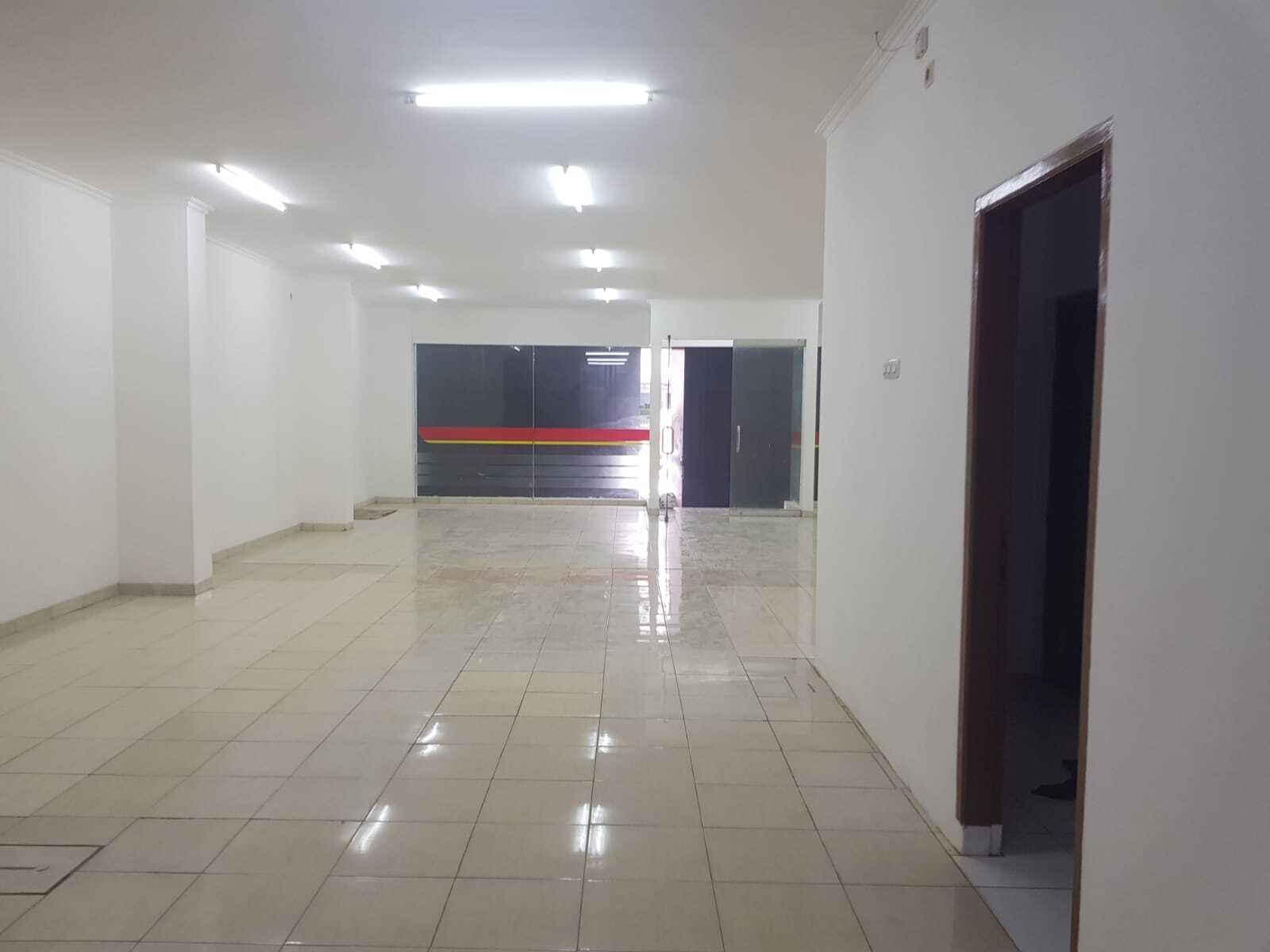 Spacious Commercial Shop House with Rooftop