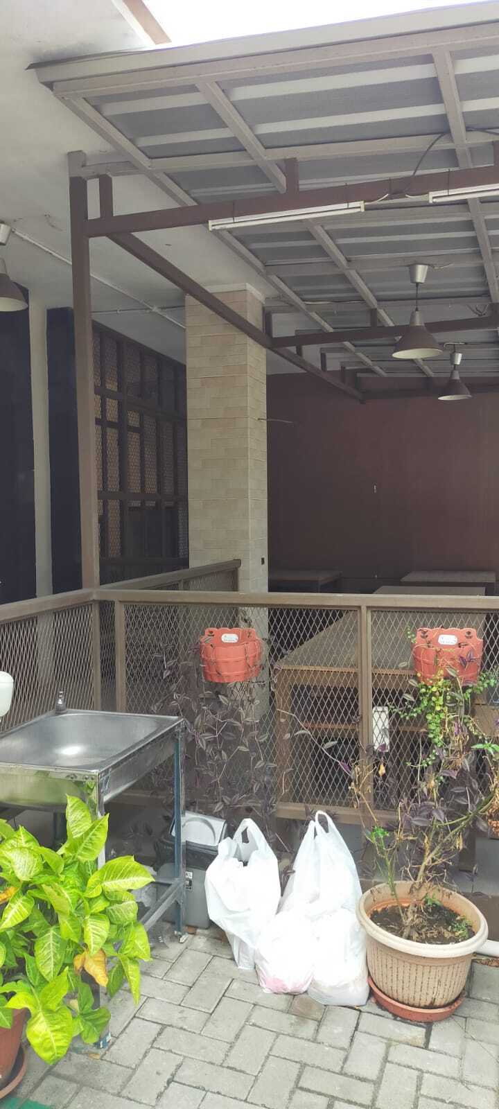For rent: ex-cafe business space in Karawitan, Bandung, Lengkong city