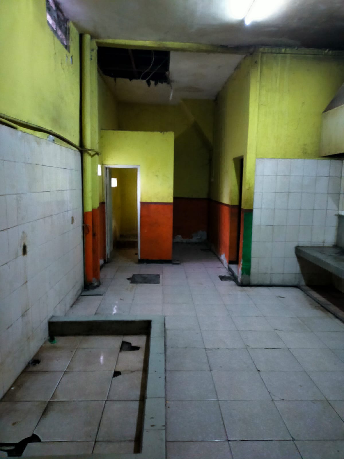Commercial Space for Rent in Kupang, Surabaya