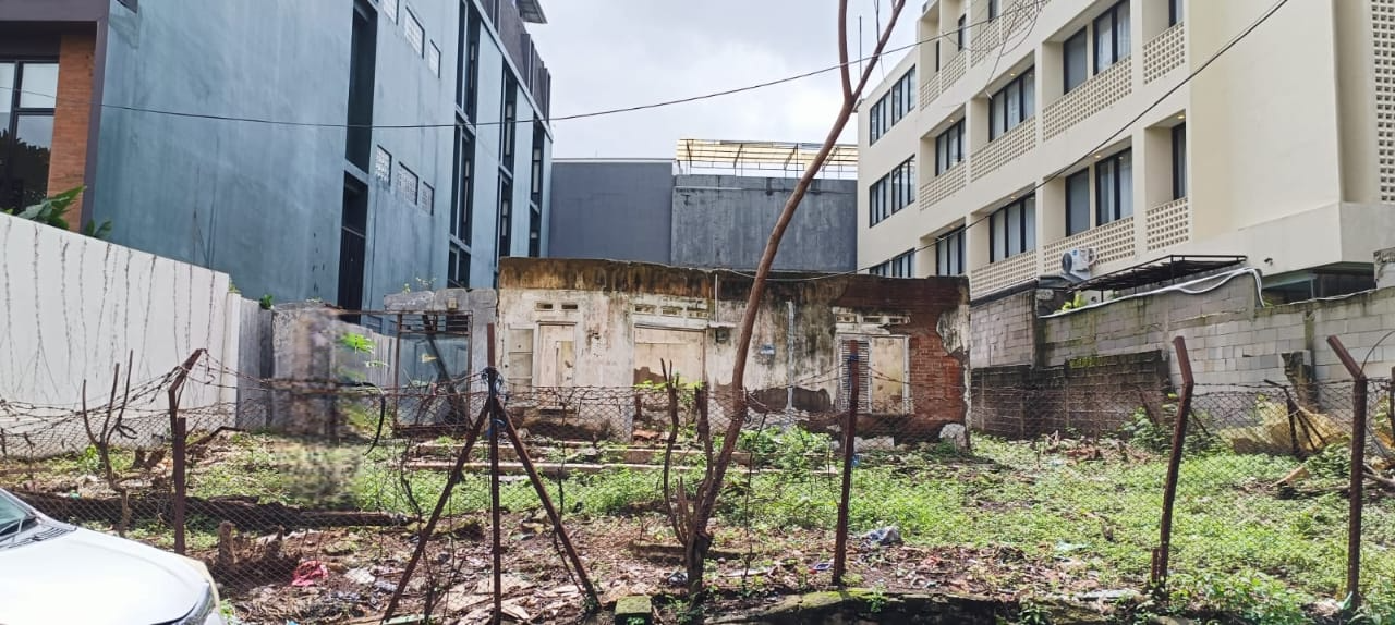 600m² Commercial Land Plot Between Luxury Hotels