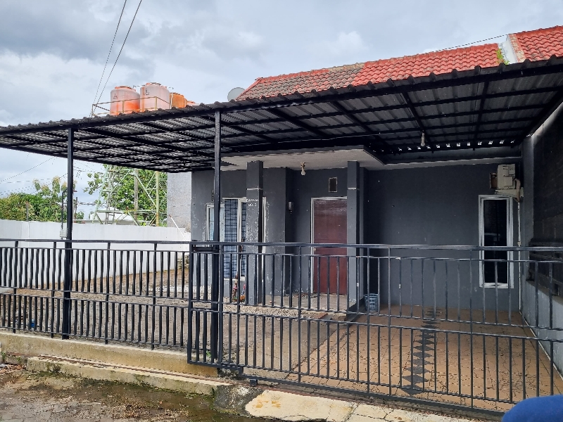 2-Bedroom House Near Universities with Parking