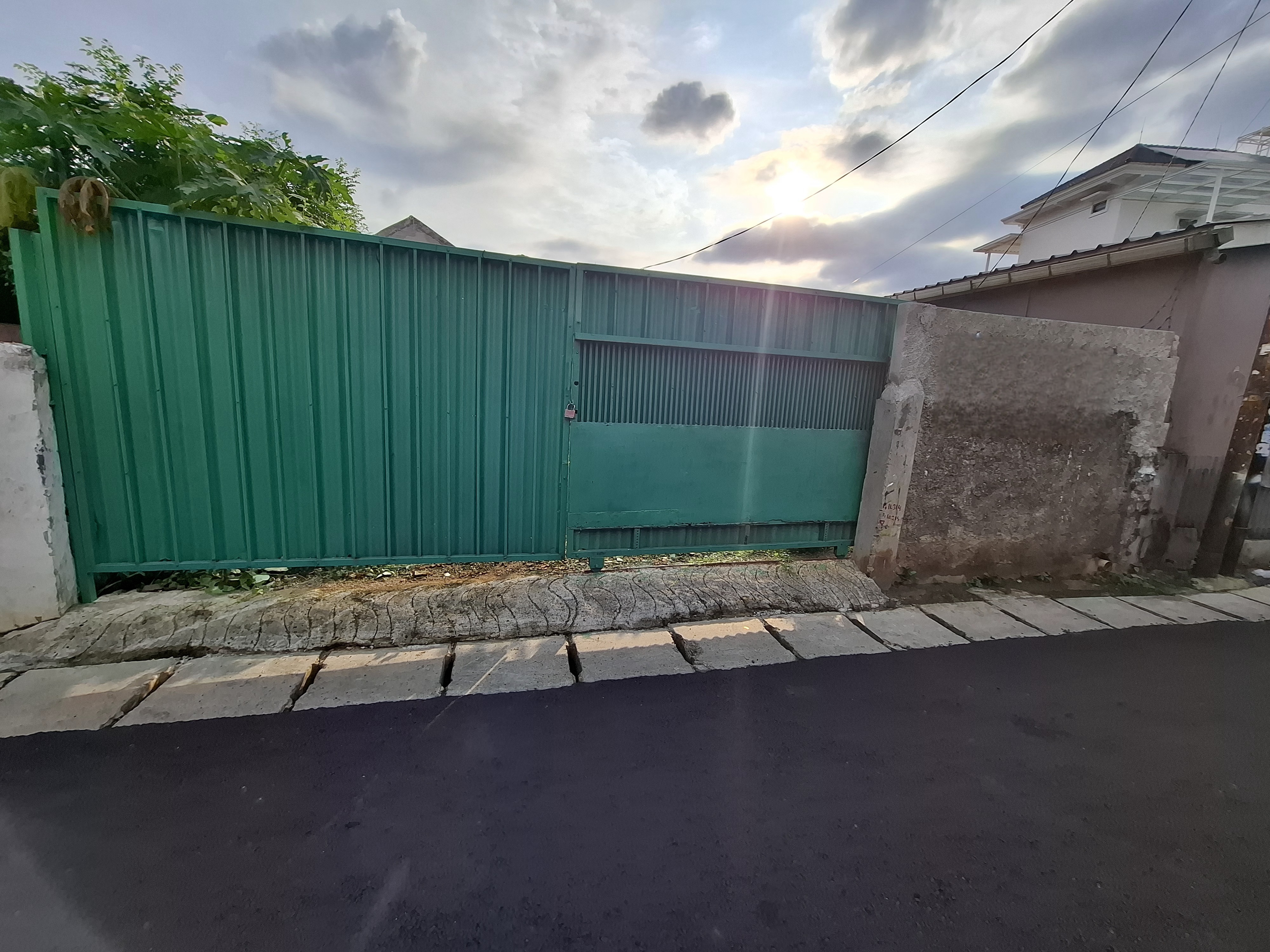 Land for Rent - 232 m2, East-Facing, Good Access