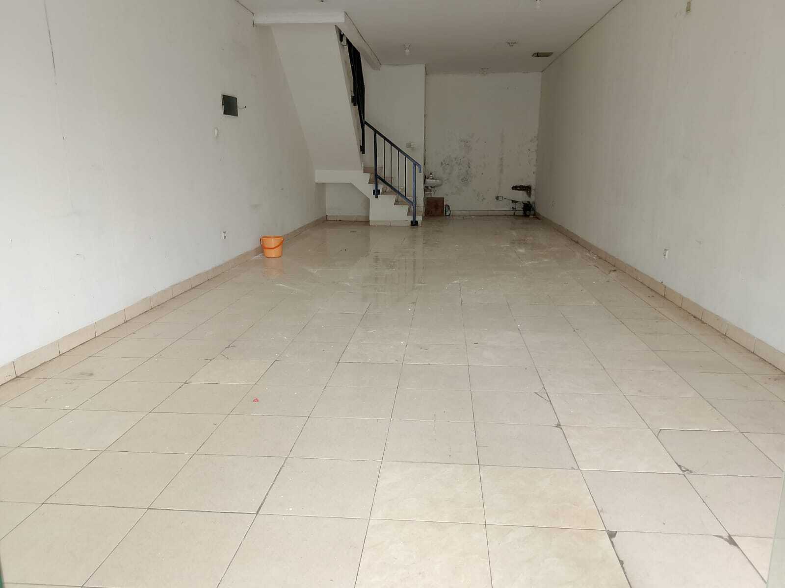 Modern Townhouse Near Hospitals and Schools
