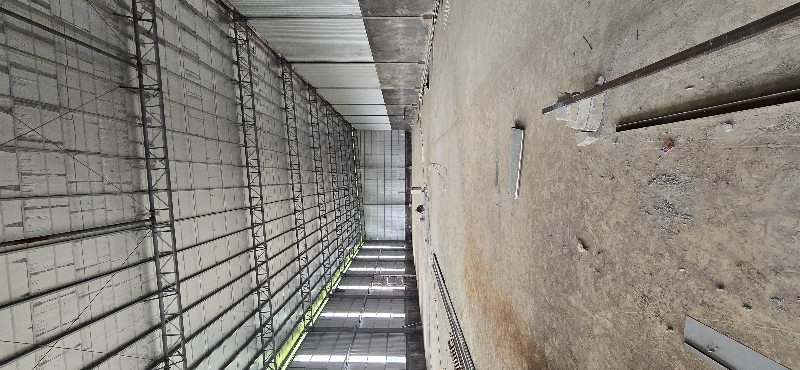 Large Industrial Warehouse with Container Access
