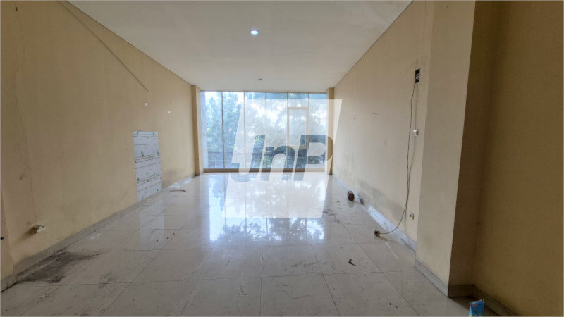 3-Story Shophouse on Main Road Buah Batu, Well-Located Commercial Property