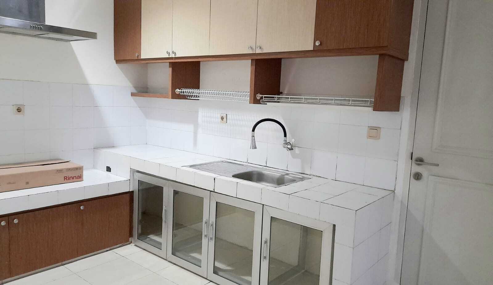 Spacious Fully Furnished House in Lippo Karawaci Central