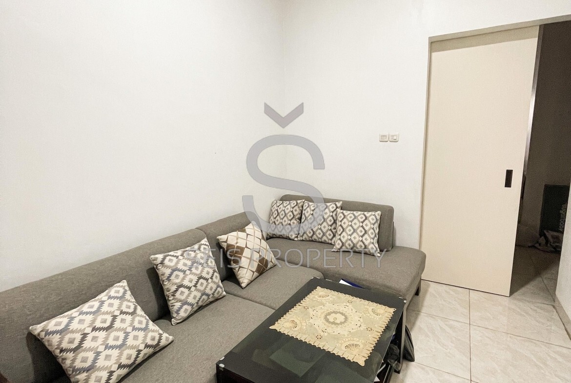 Spacious 4-Bedroom House with Modern Interior