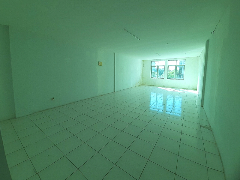 3.5-Story Townhouse with 195m² Living Space
