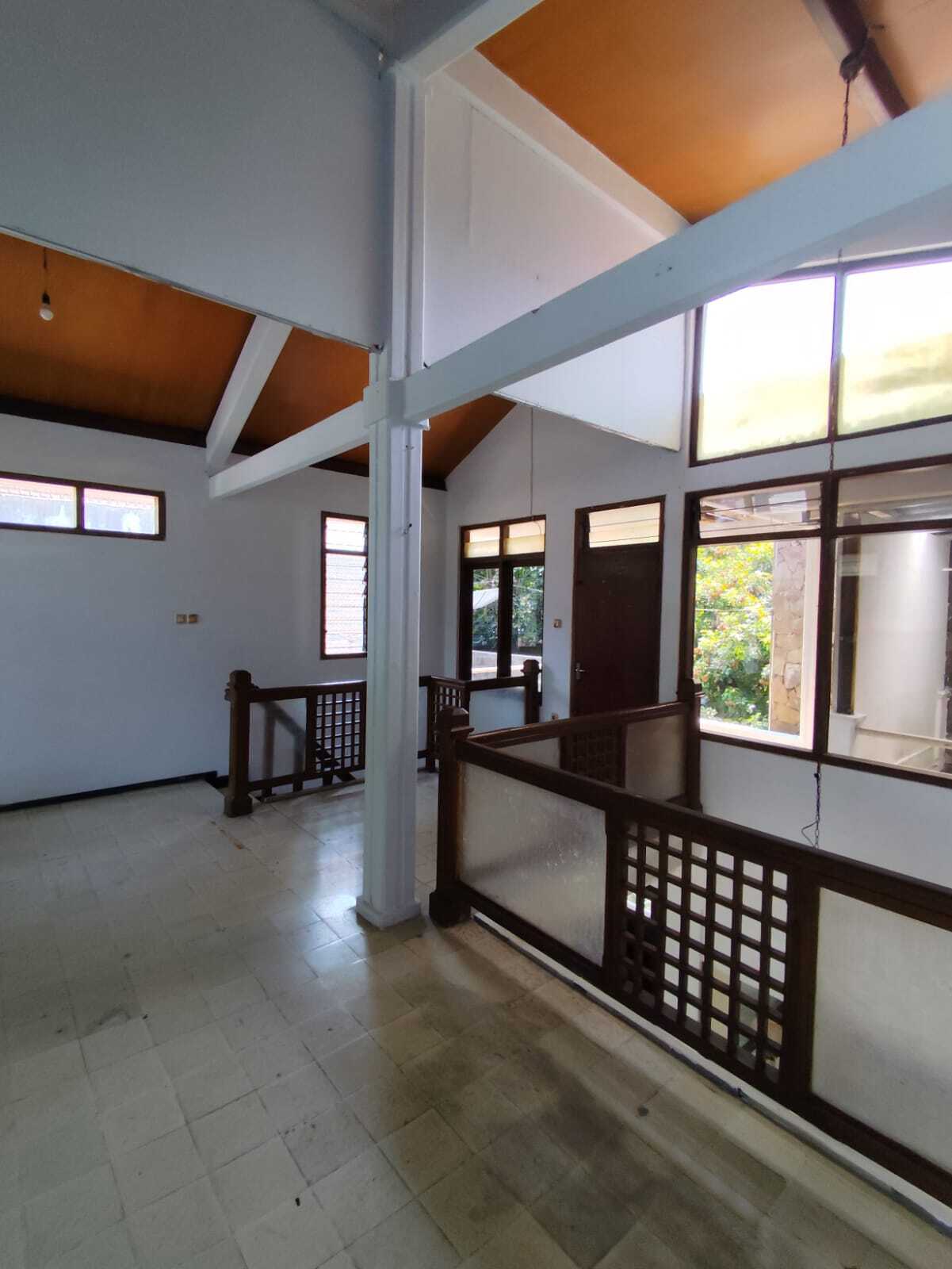 Spacious Two-Story Commercial Space in Malang City