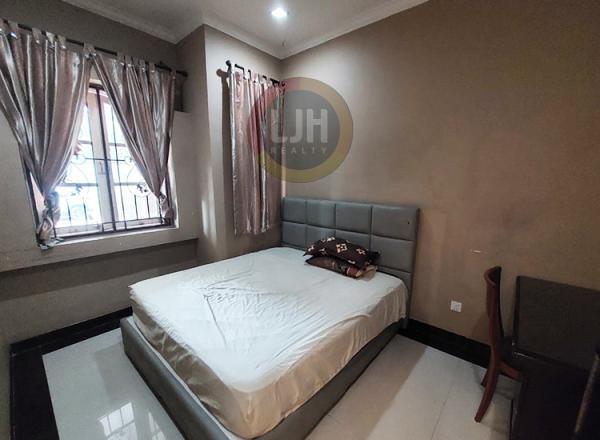Cluster House in City Center with Strategic Location
