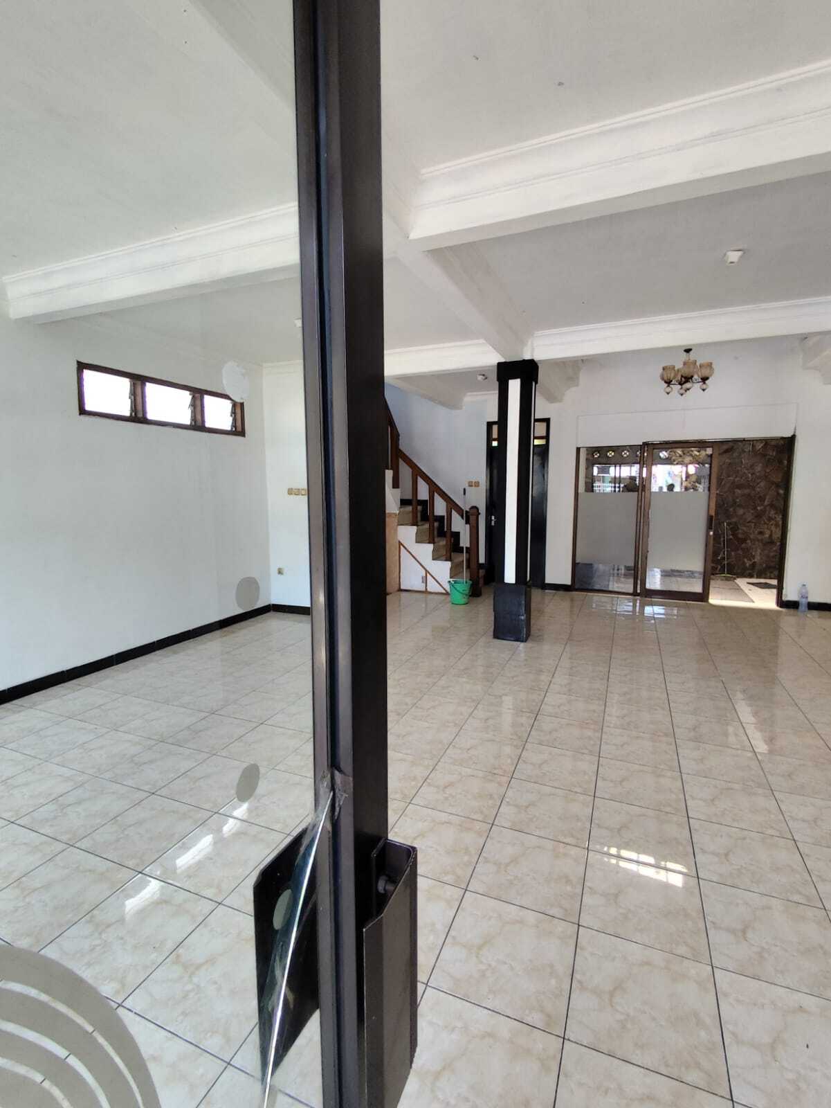 Spacious Two-Story Commercial Space in Malang City
