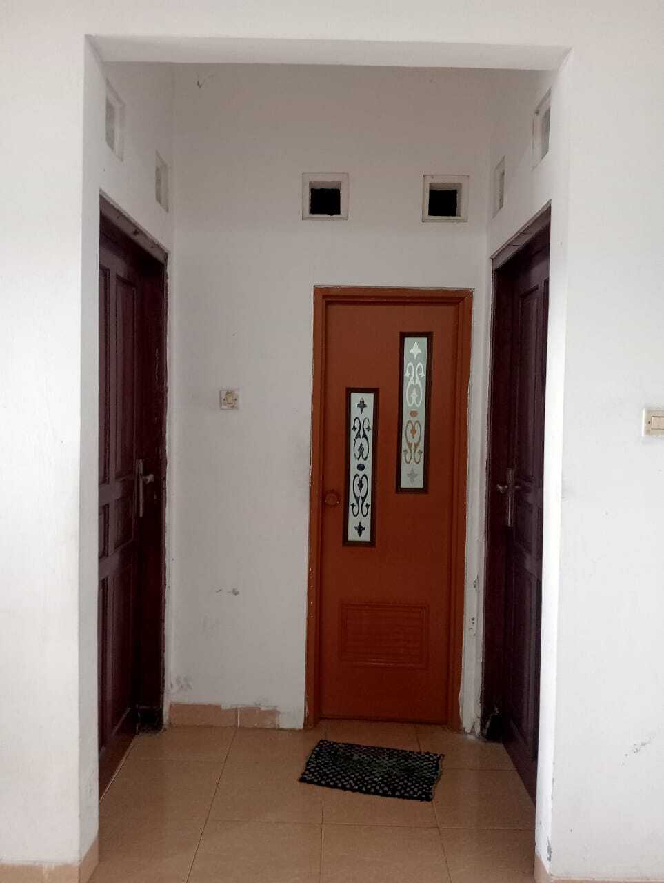Minimalist 2-Bedroom House with Garage in Sleman