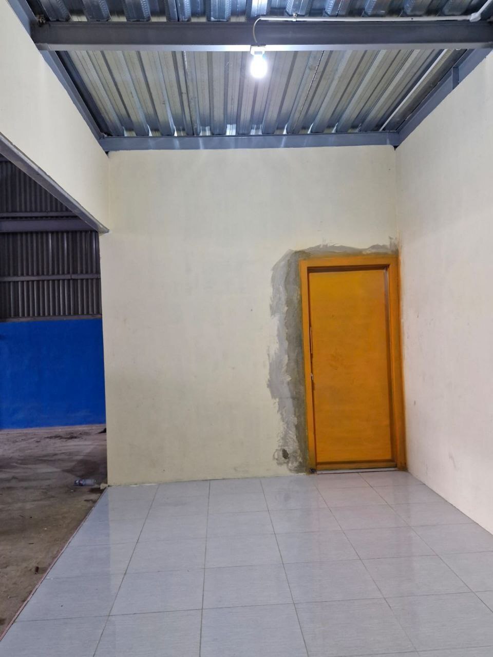 Large Commercial Warehouse with High Ceiling in Cikarang