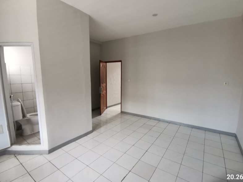 Spacious 4-Bedroom House Near Transport and Amenities