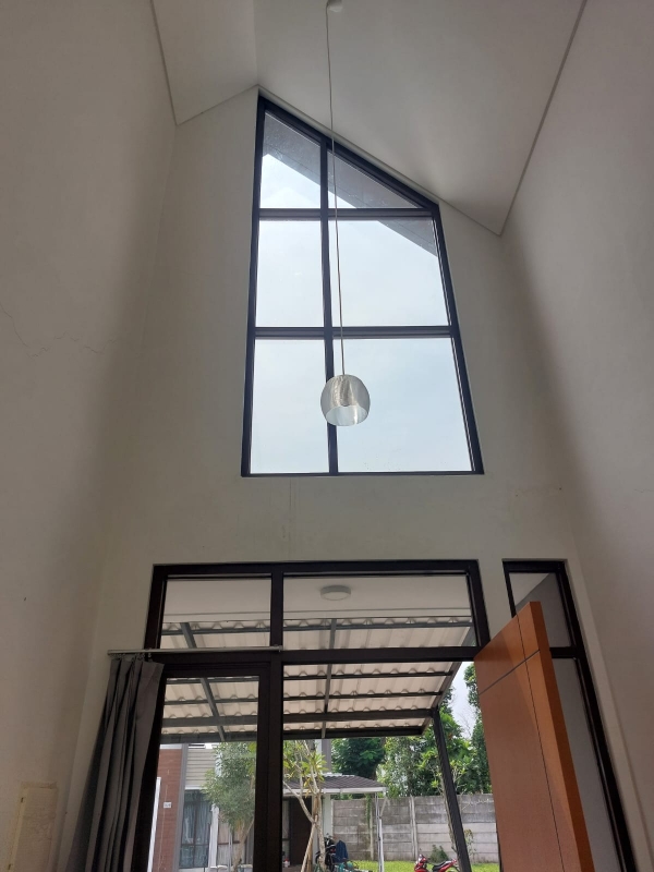 Modern 2-Bedroom House with Pool in Citra Raya