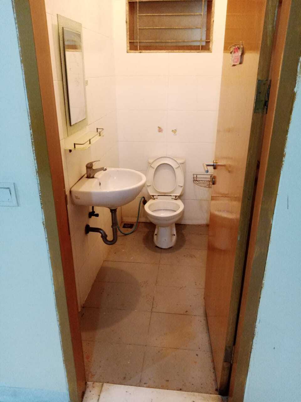 Толық жабдықталған 2 қабатты үй, Алманда кластерінде, Джакарта Гарден Сити