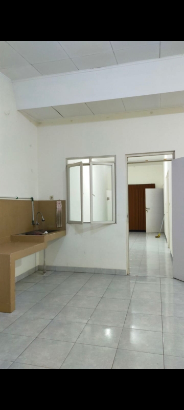 Spacious Property with AC and Covered Parking