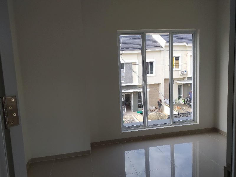 Modern Townhouse with Smart Security and CCTV