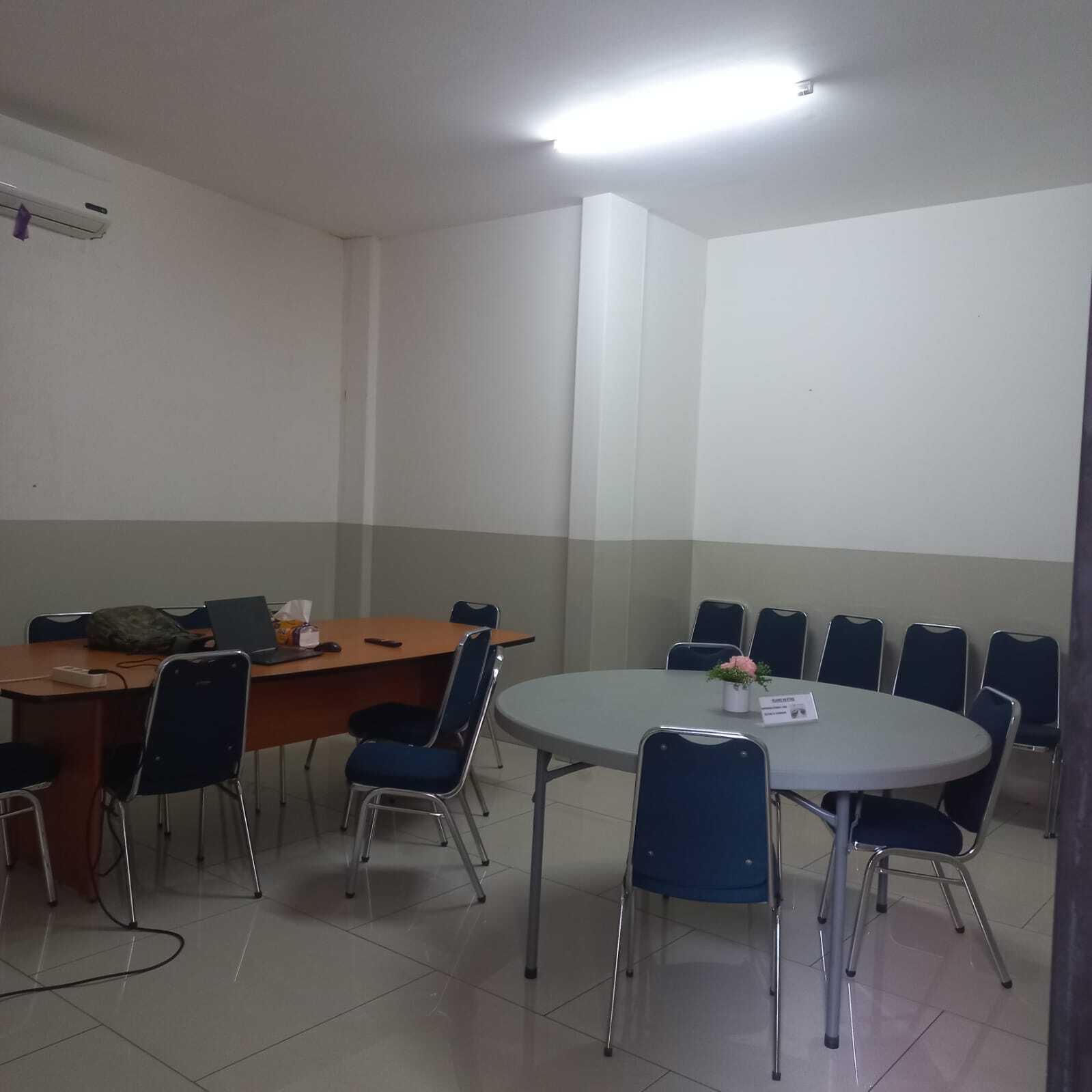 Mainroad BKR Commercial Space - Versatile Rental for Business