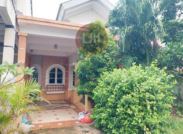 Cluster House in City Center with Strategic Location