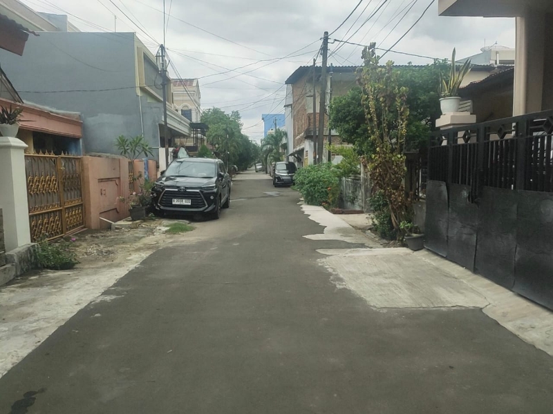 Spacious 3-Bedroom House in Harapan Indah Bekasi
