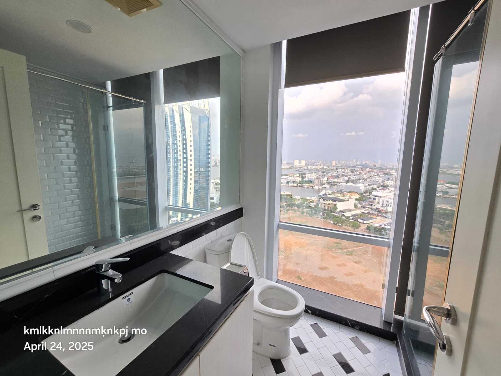 3BR Apartment at Regatta Pantai Mutiara - Tower London