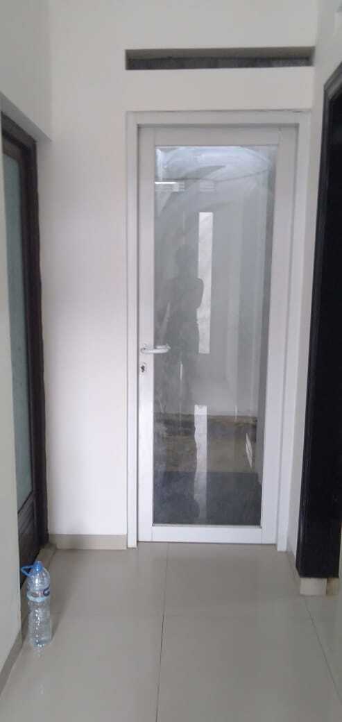 Modern 2-Bedroom House with Carport in Pinus