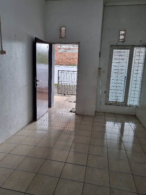 2-Bedroom House Near Universities with Parking