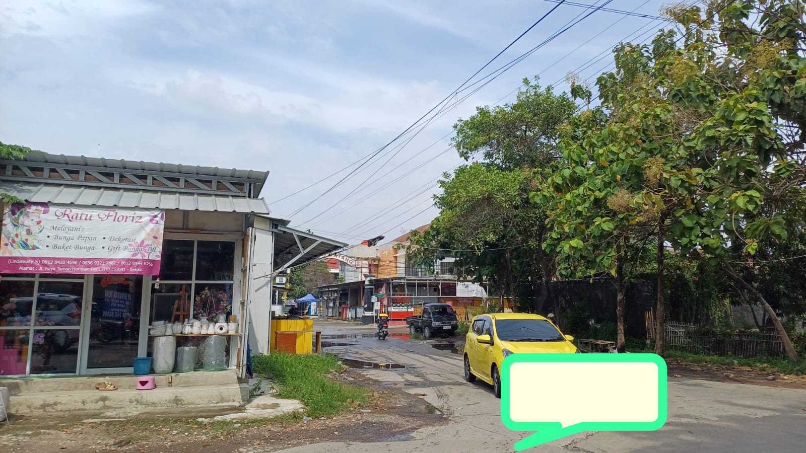 Single-story house with 2 bedrooms, spacious parking