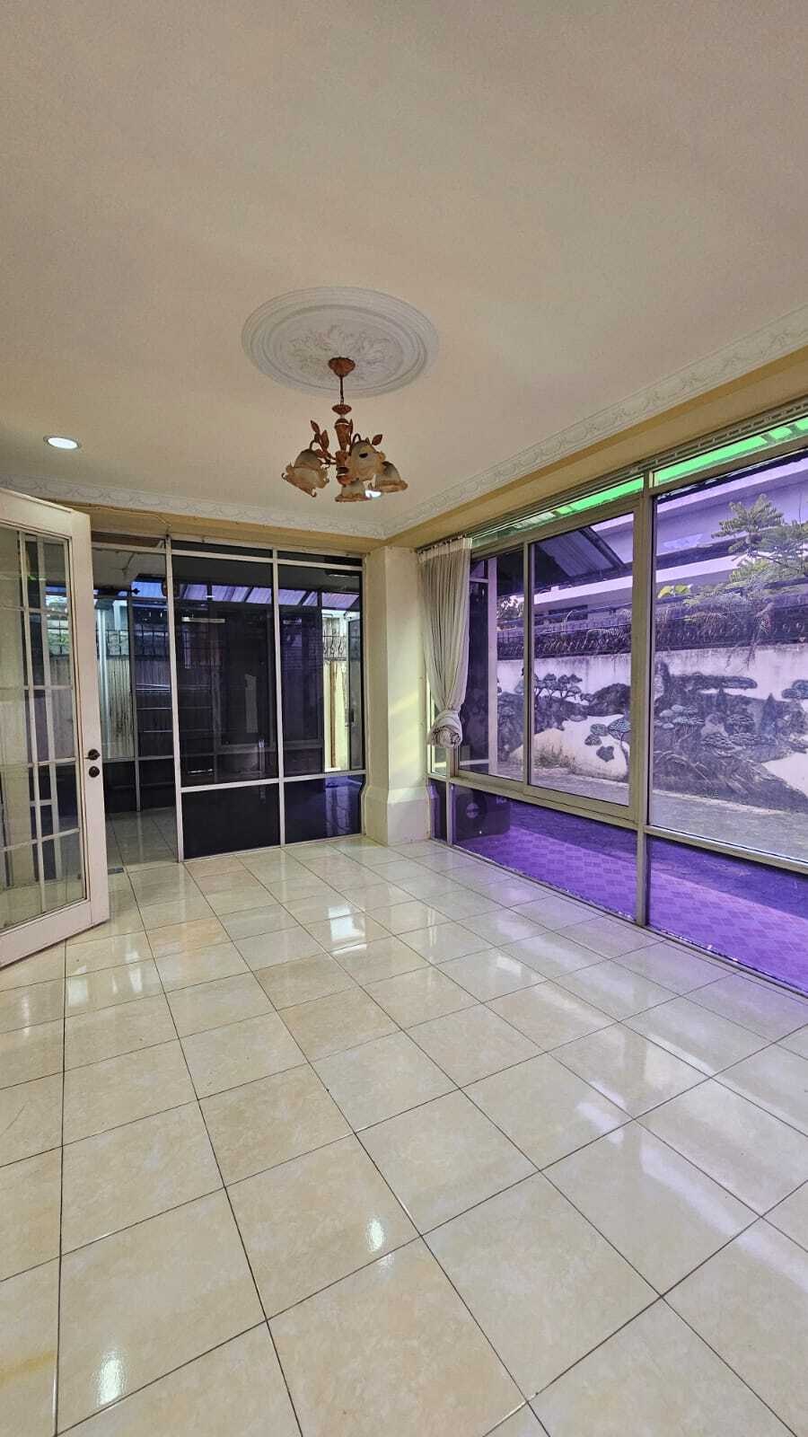Luxury Beverly Golf Complex House with Golf View